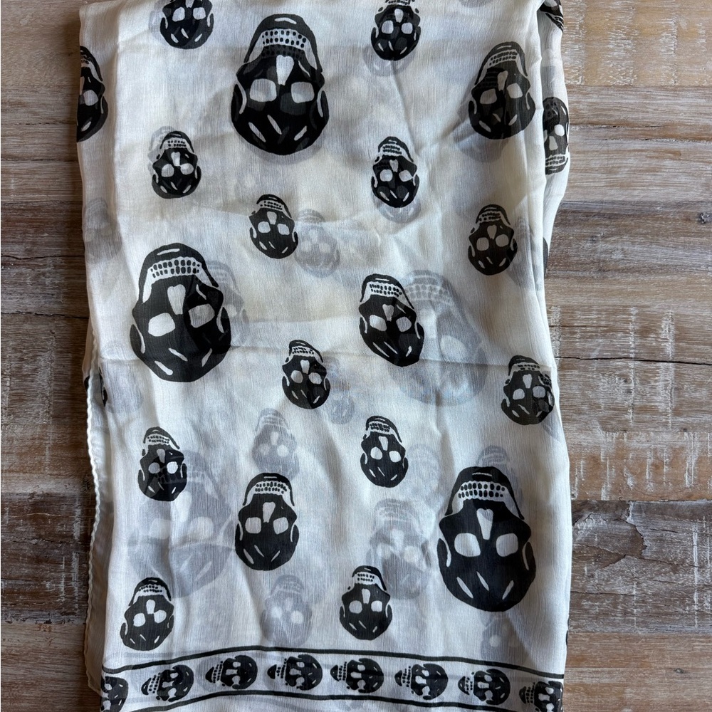 Alexander McQueen Black and White Skull Scarf on Sale!